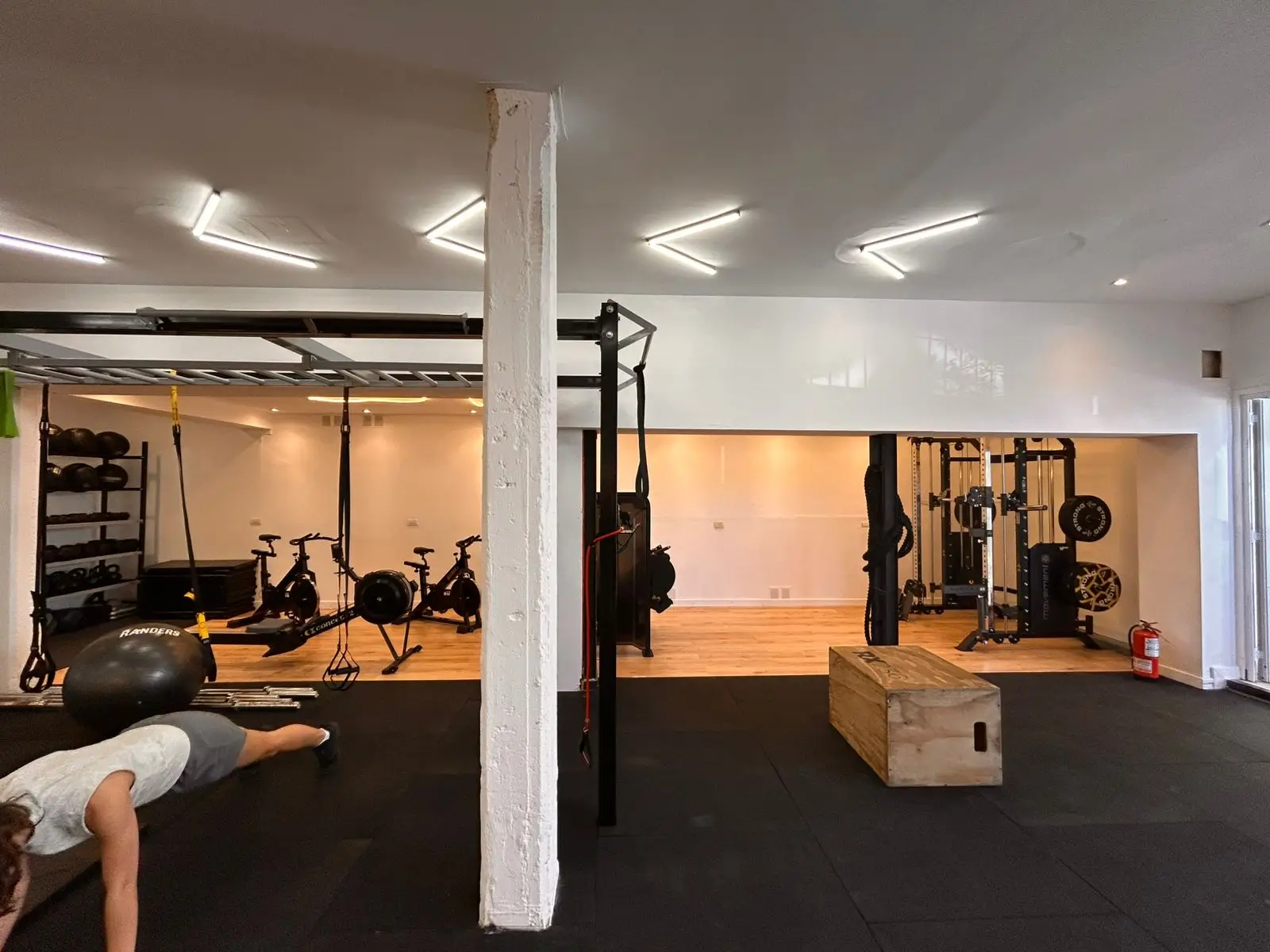 Happy Move - Máquinas de cardio y fuerza